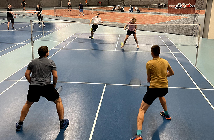 Tenisový a badmintonový turnaj pro amatéry